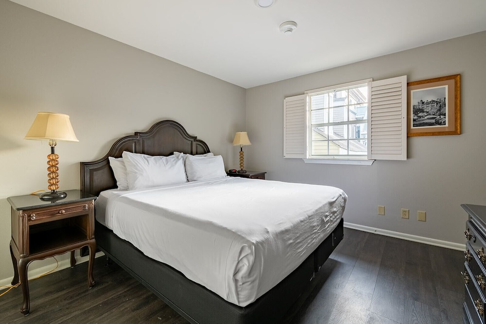 french quarter suites hotel