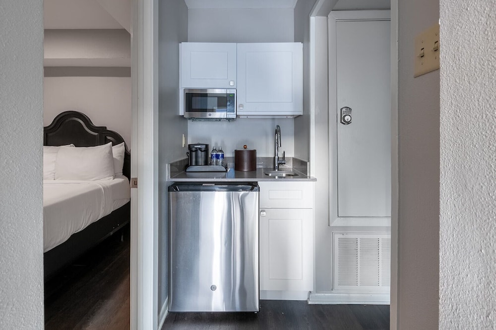 french quarter suites hotel