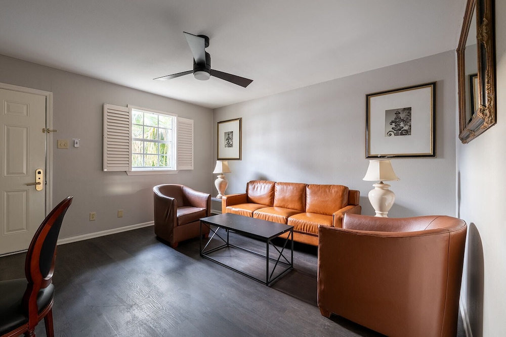 french quarter suites hotel