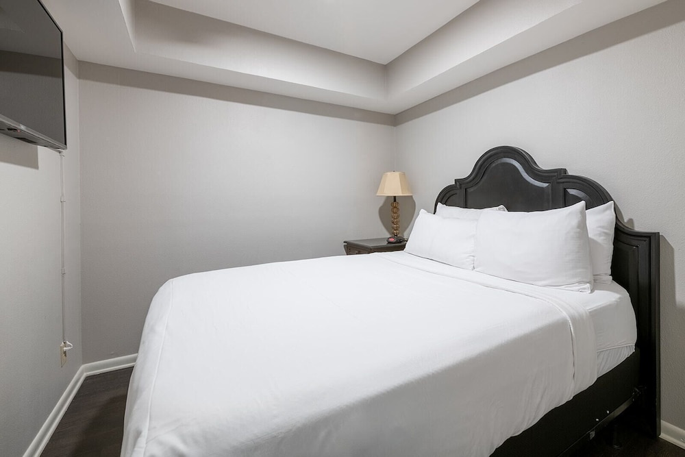 french quarter suites hotel