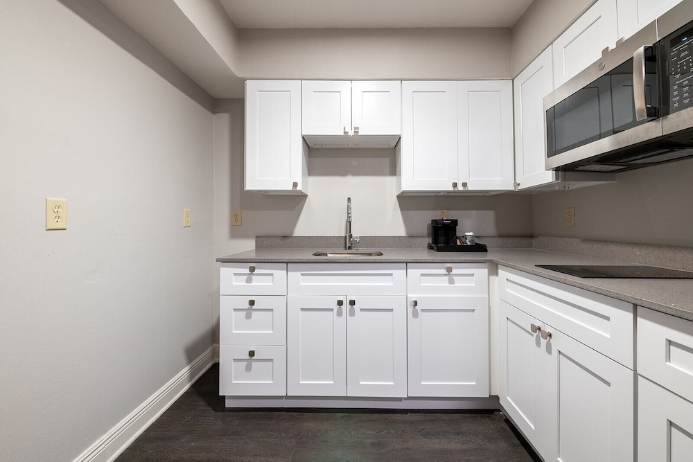 french quarter suites hotel