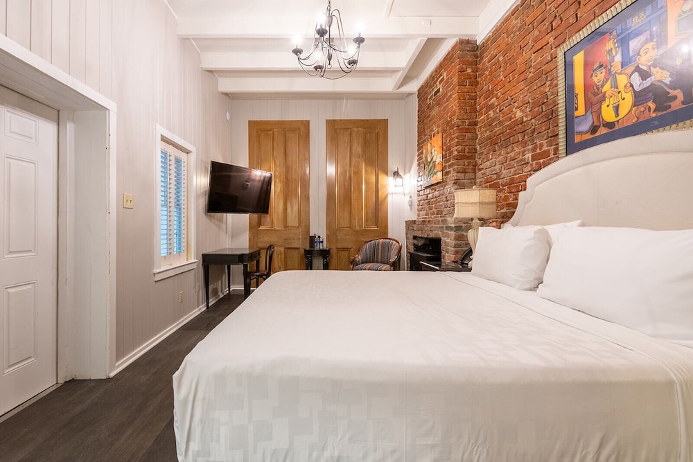 french quarter suites hotel