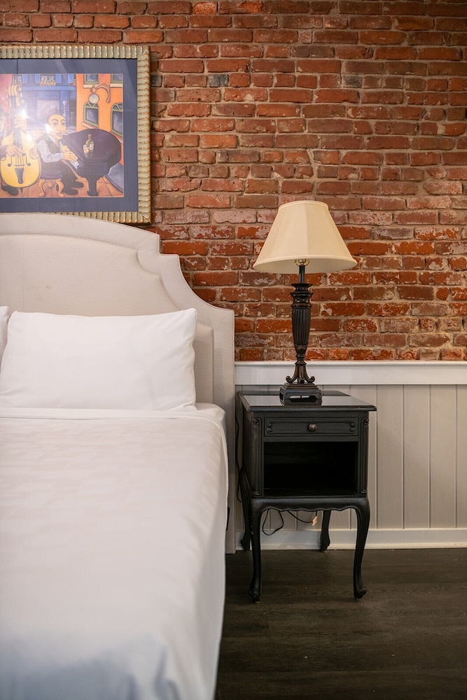 french quarter suites hotel