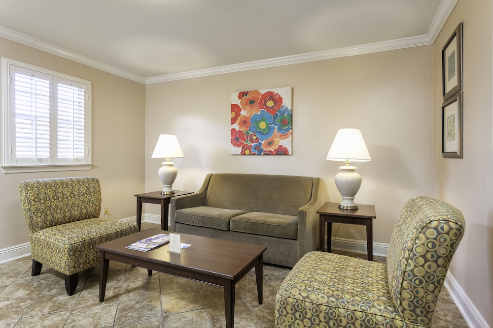 french quarter suites hotel