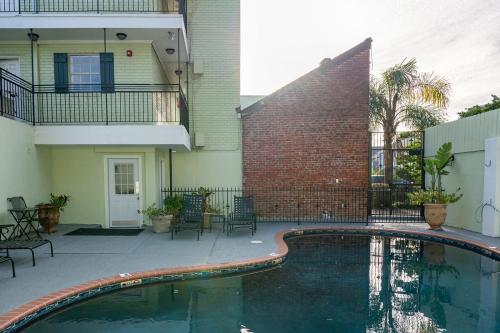 french quarter suites hotel