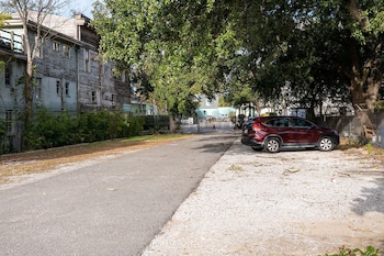 french quarter suites hotel