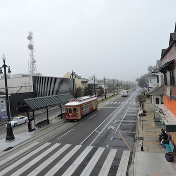 french quarter suites hotel