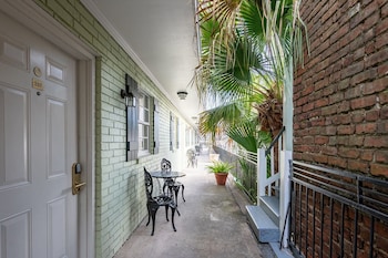 french quarter suites hotel