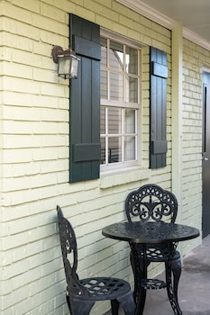 french quarter suites hotel