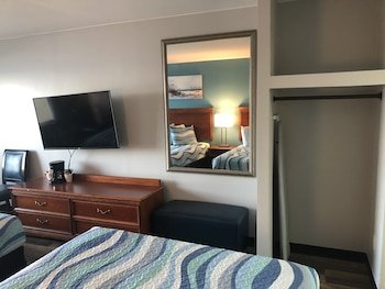 Gazebo Inn Oceanfront,,2 star