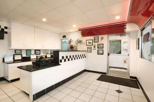 Travelodge By Wyndham Brunswick Near Frederick,Cumberland County>>Brunswick,2 star