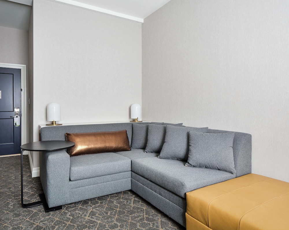 the sire hotel lexington tapestry collection by hilton