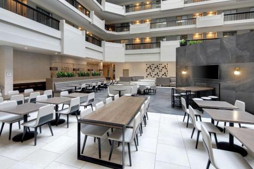 embassy suites by hilton atlanta perimeter center