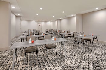 embassy suites by hilton atlanta perimeter center