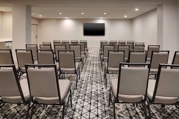 embassy suites by hilton atlanta perimeter center