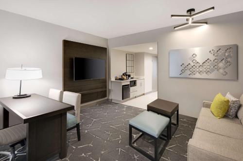 embassy suites by hilton atlanta perimeter center