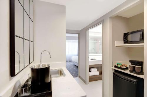 embassy suites by hilton atlanta perimeter center