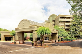 doubletree by hilton atlanta windy hill ballpark