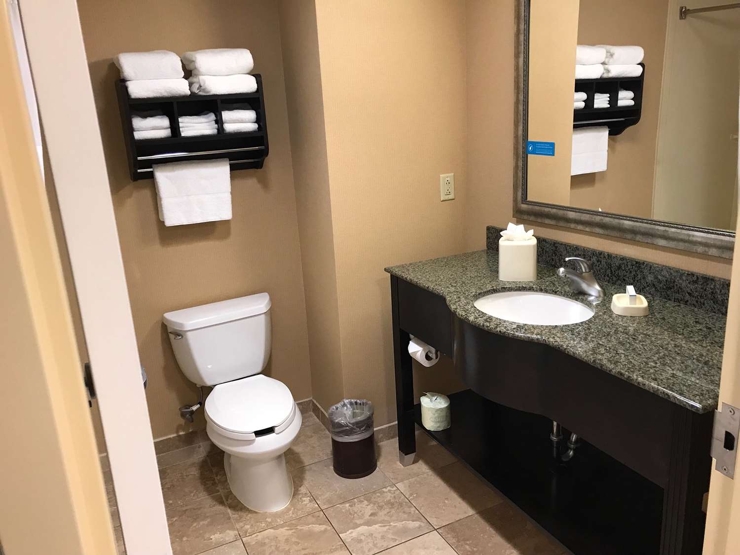 hampton inn and suites austin lakeway