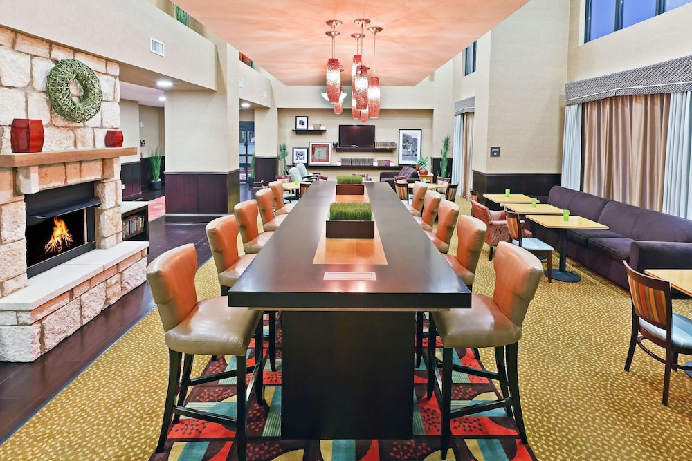 hampton inn and suites austin lakeway