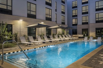 hampton inn austin east side 5th street