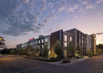 hampton inn austin east side 5th street