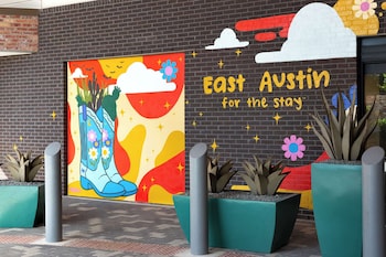 hampton inn austin east side 5th street