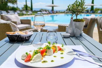 hotel les bories and spa