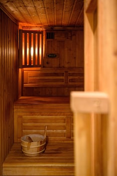 hotel les bories and spa