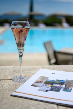 hotel les bories and spa