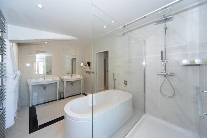 hotel les bories and spa