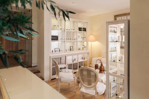 hotel les bories and spa