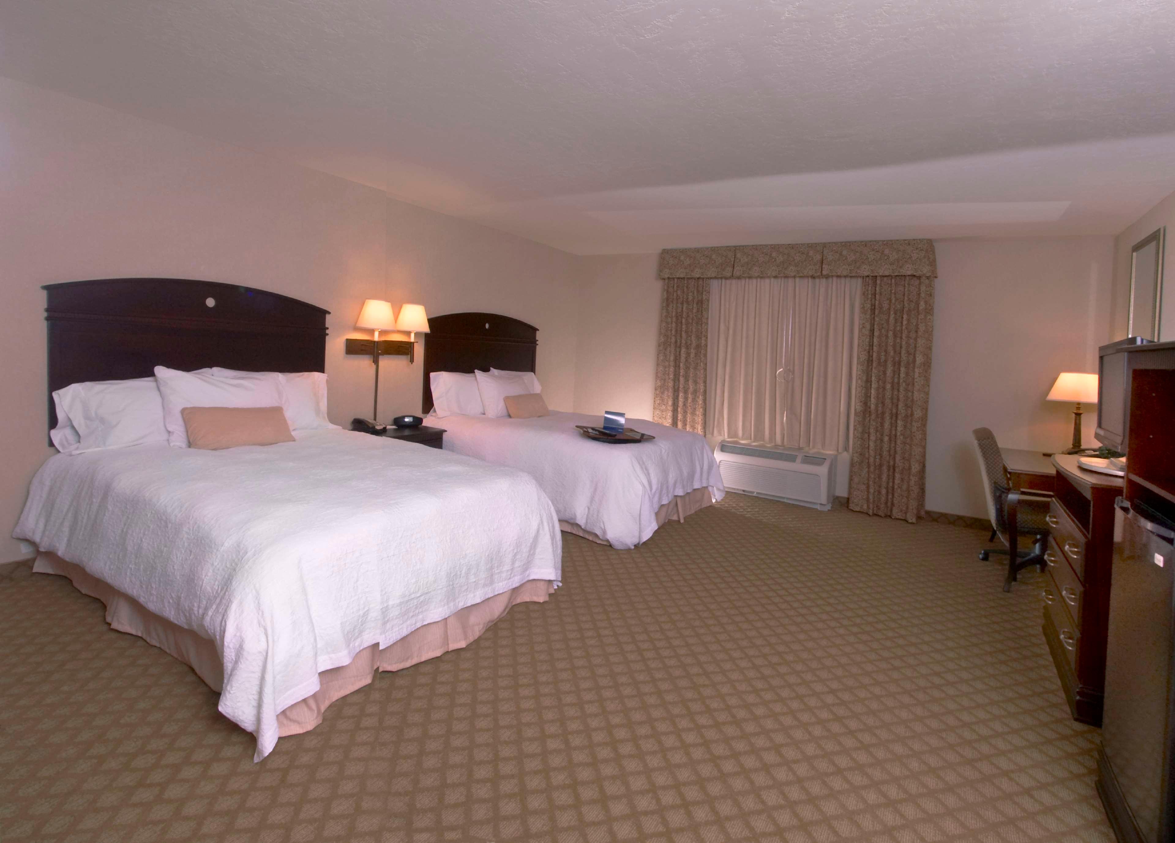hampton inn and suites farmington