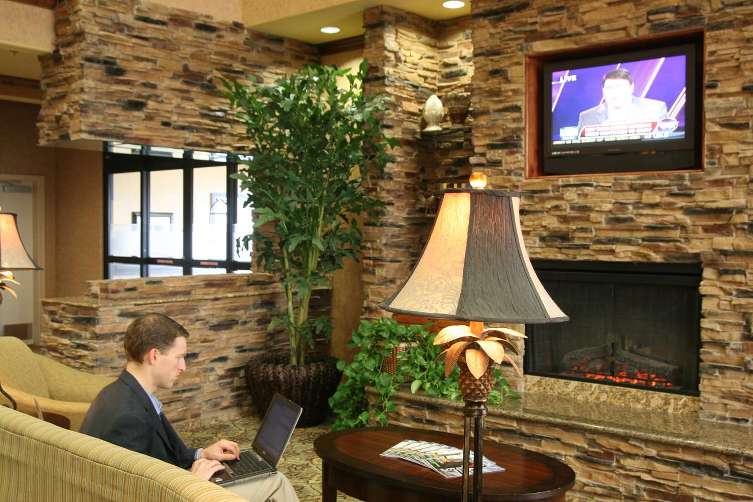hampton inn and suites farmington