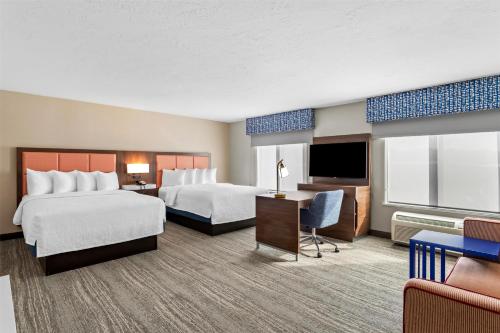 hampton inn and suites farmington