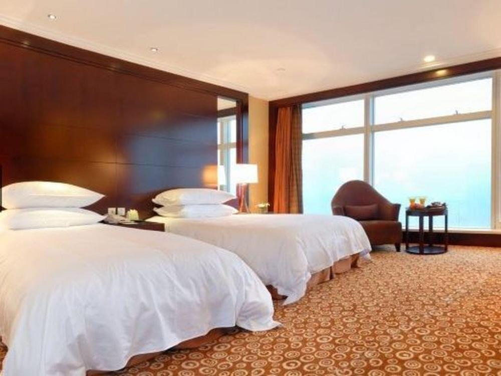 golden eagle summit hotel downtown