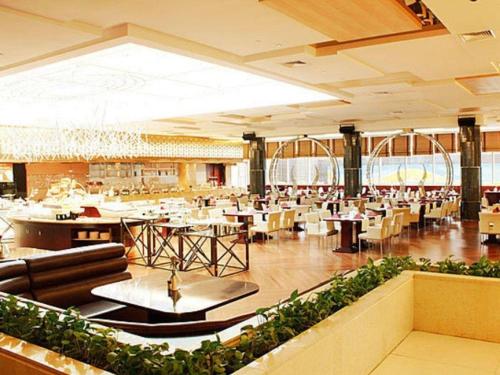 golden eagle summit hotel downtown