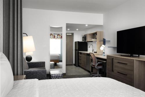 home2 suites dickson tn