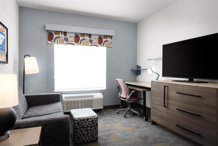 home2 suites dickson tn