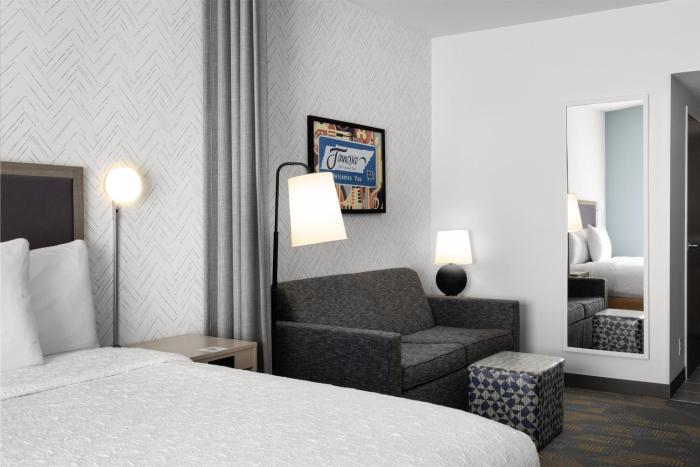 home2 suites dickson tn