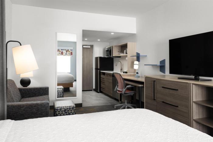 home2 suites dickson tn