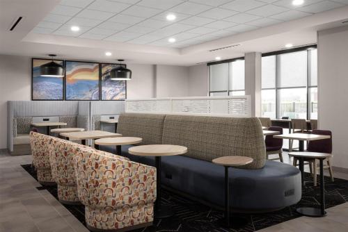 home2 suites dickson tn