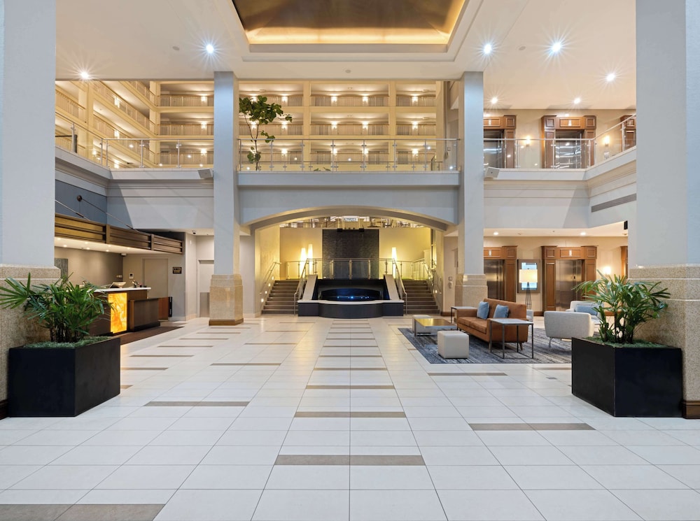 embassy suites by hilton chicago downtown river north