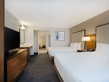 embassy suites by hilton chicago downtown river north