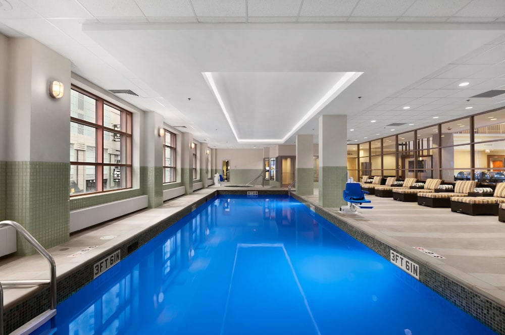 embassy suites by hilton chicago downtown river north