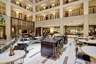 embassy suites by hilton chicago downtown river north