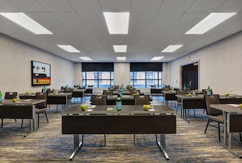 embassy suites by hilton chicago downtown river north