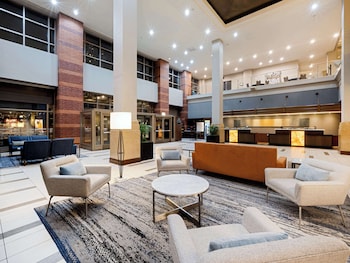 embassy suites by hilton chicago downtown river north