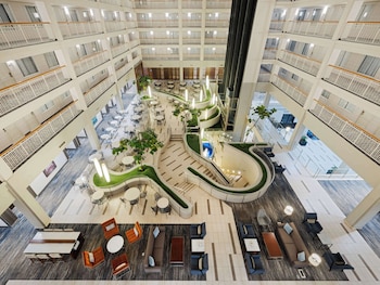 embassy suites by hilton chicago downtown river north