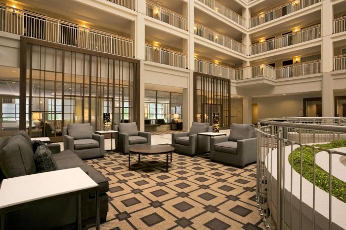 embassy suites by hilton chicago downtown river north